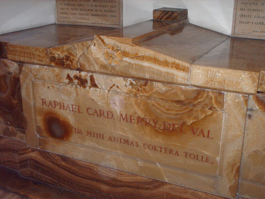 Tumba de Rafael Merry del Val.