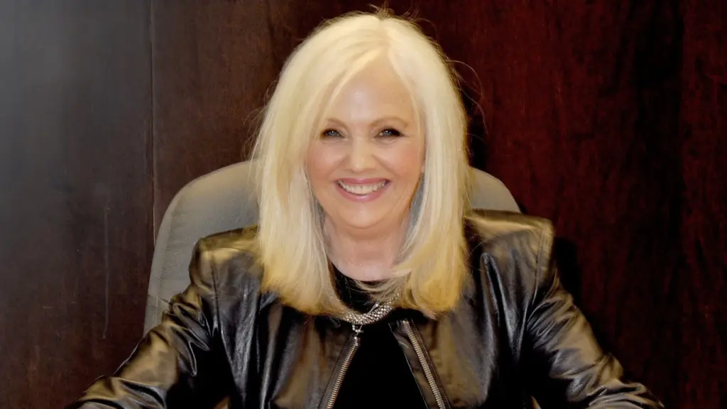 Retrato de Rhonda Byrne